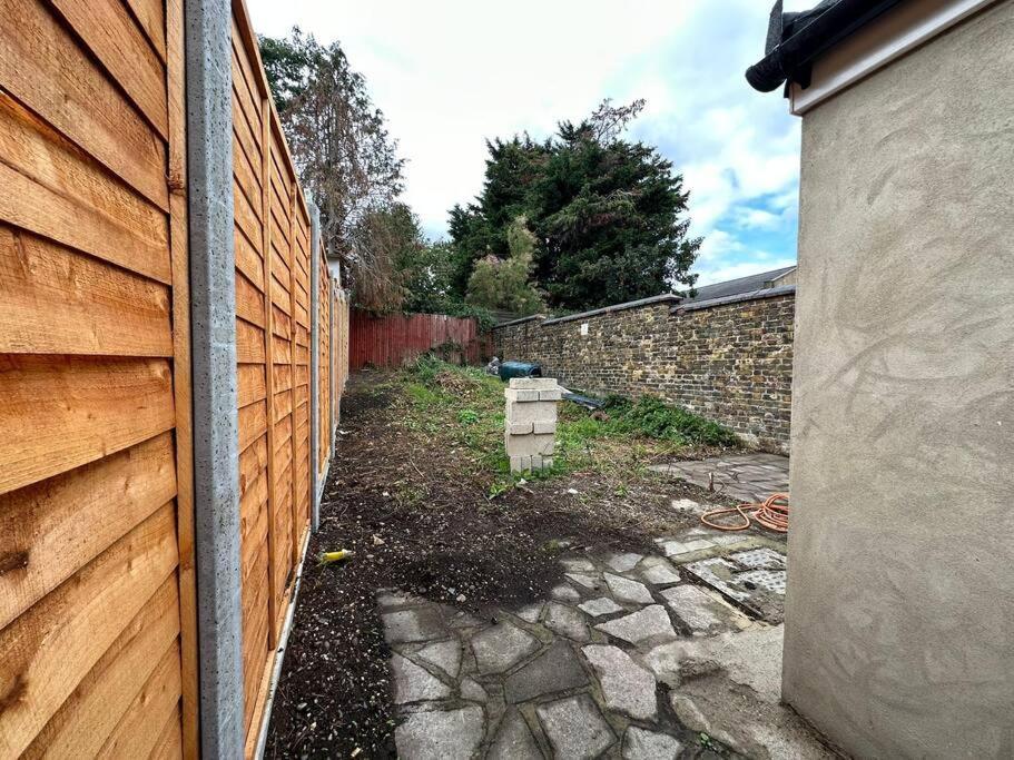 Big 3 Bedroom London House With 2 Bathroom Plumstead (Greater London) Exterior foto